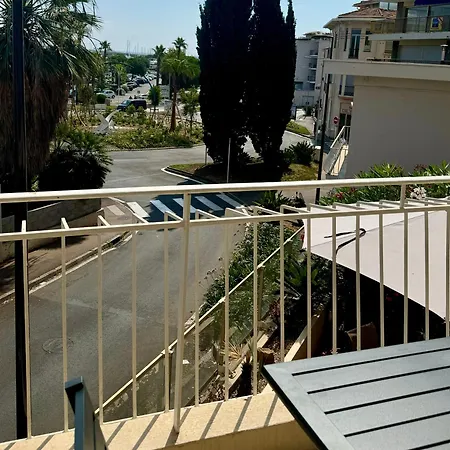 Face Au Port דירה